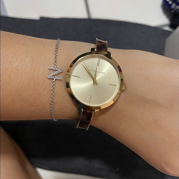 Gorgeous Michael Kors tortoise watch - Picture 2 of 4